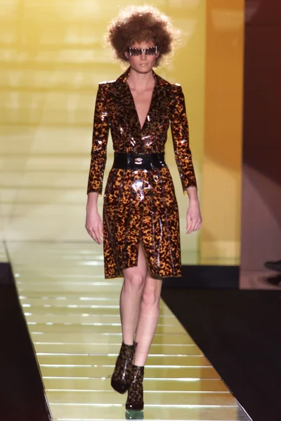 Look 15